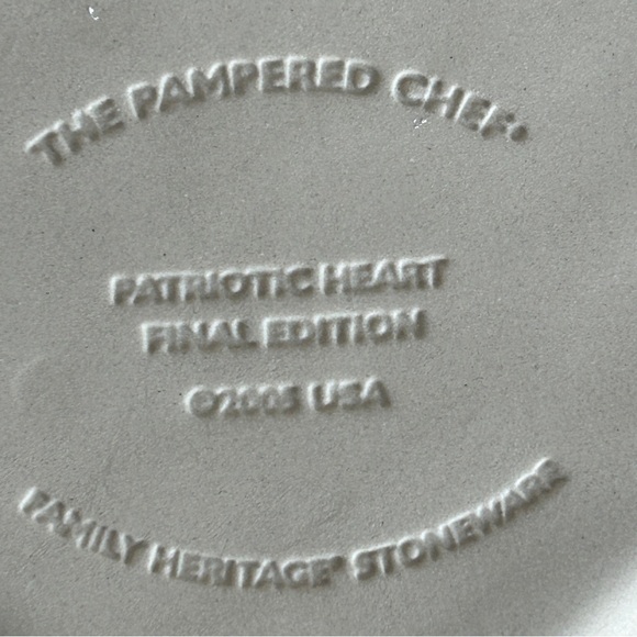 Two Pampered Chef Stoneware Cookie Molds Peace on Earth Heart /Patriotic Heart - Picture 8 of 8